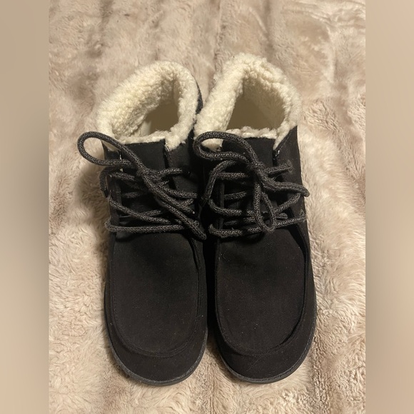 Soho Black faux suede Ankle Boots with faux fur Cream Lining - Picture 1 of 3